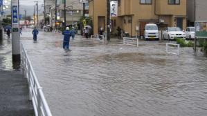 栢山駅そば県道